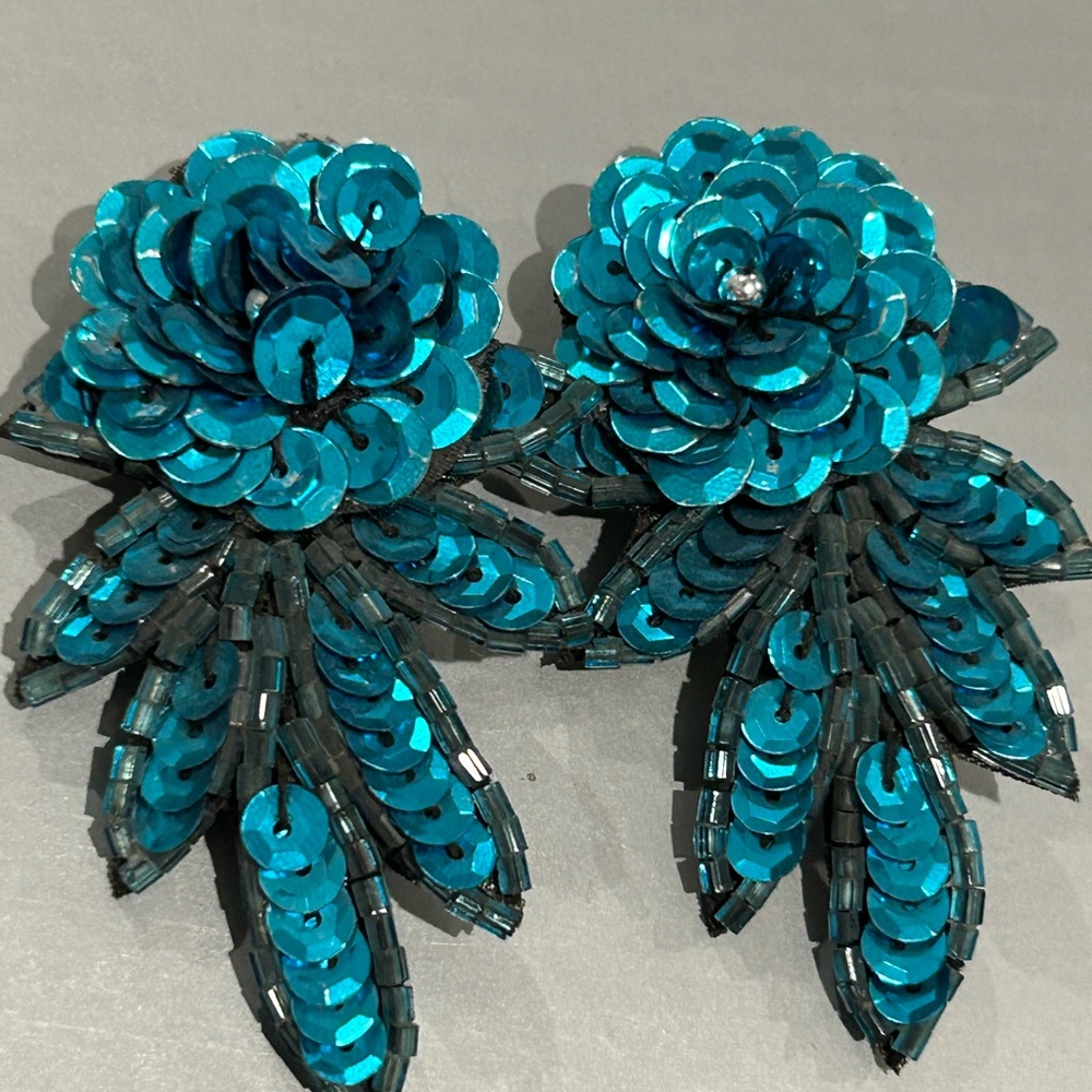 Turquoise Sequin Hand made vintage pierced earring new ( reduced) - Picture 7 of 16